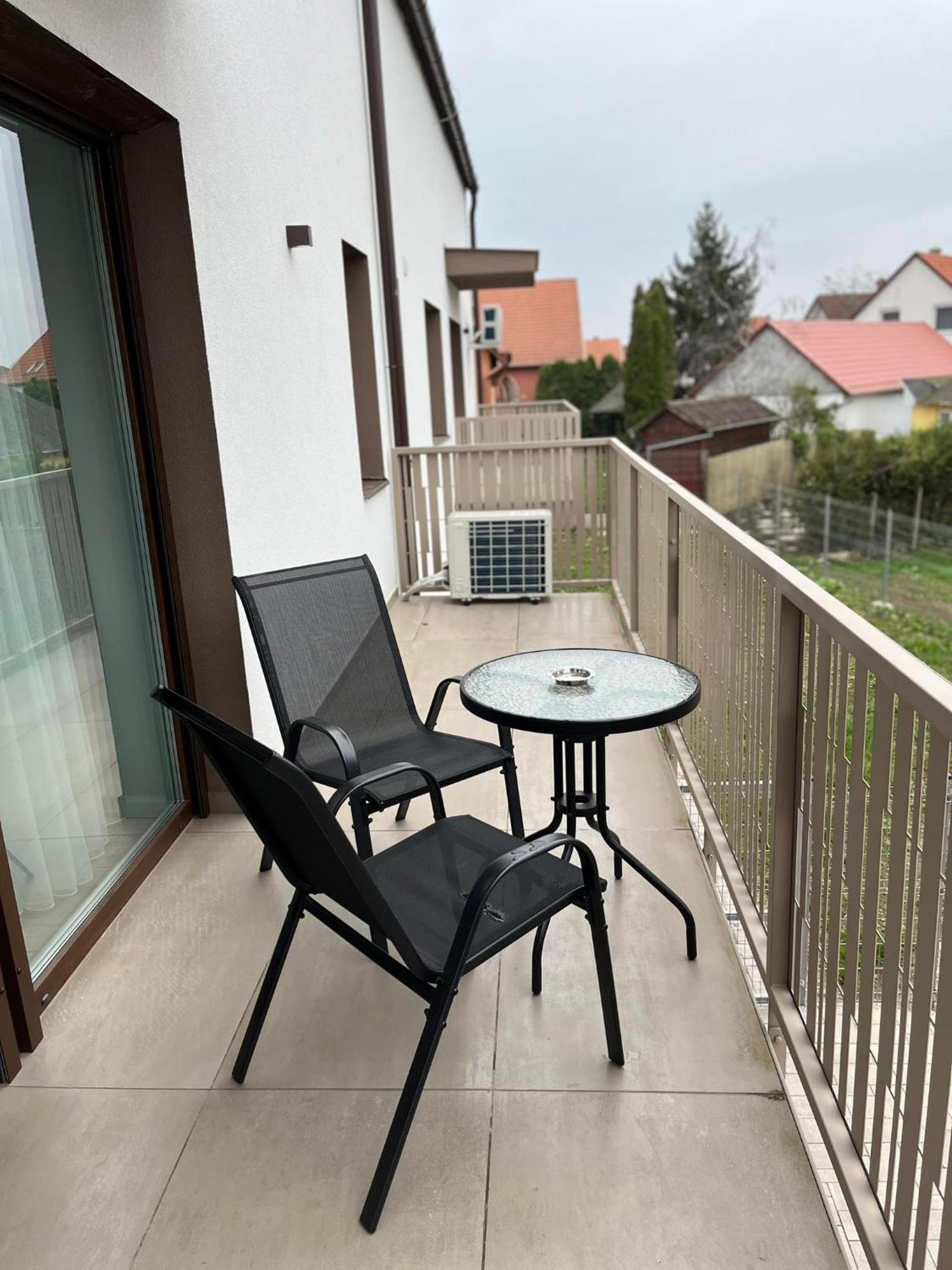 Greta Lux Apartman Гайдусобосло Екстер'єр фото